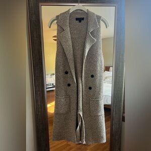 Knit sleeveless sweater